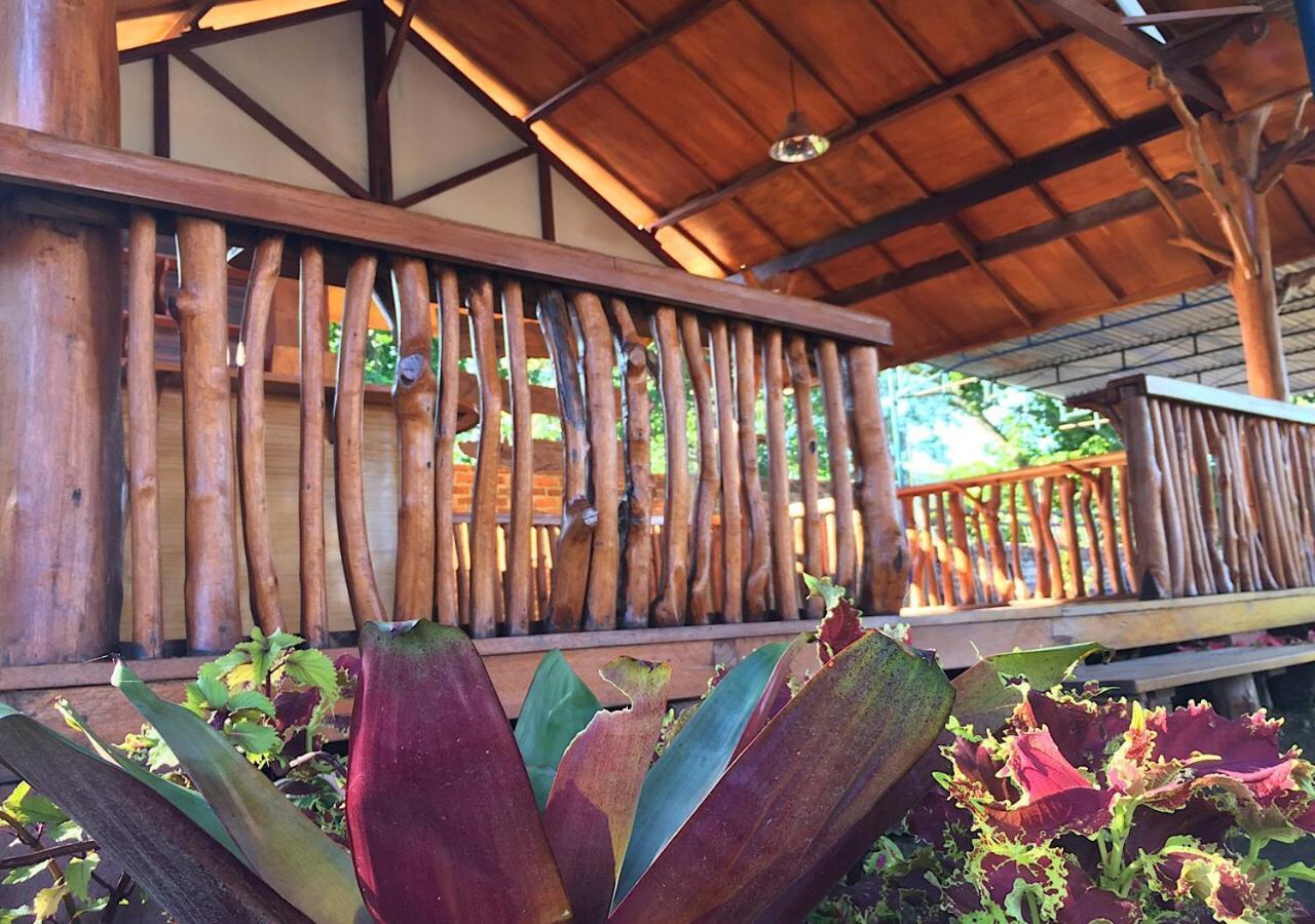 Raffles Inn Labuan Bajo Exterior photo