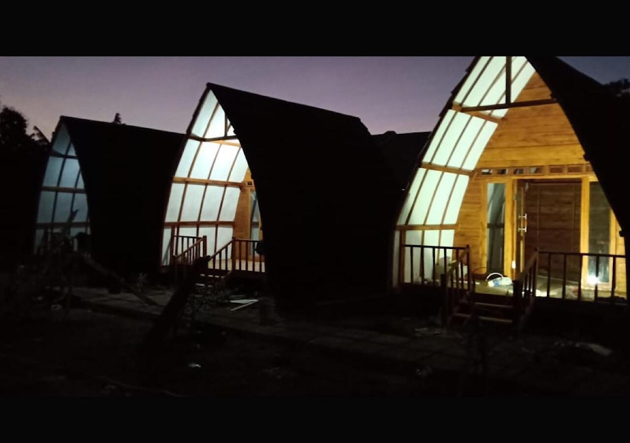 Raffles Inn Labuan Bajo Exterior photo